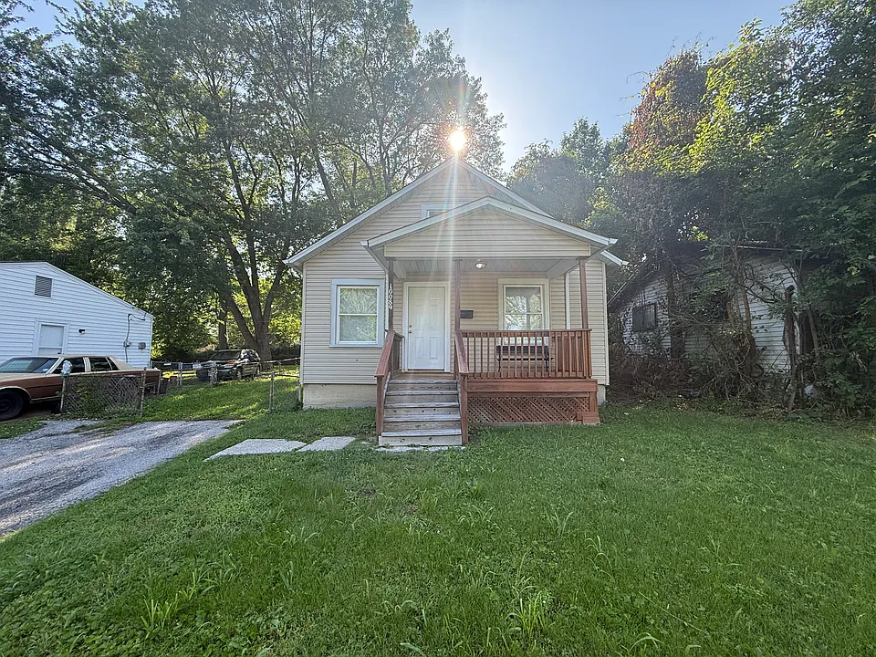 10089 Royal Dr