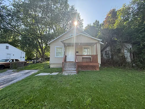 10089 Royal Dr Photo 1