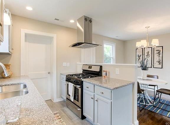 5th image of 2321 National St