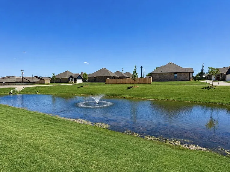 6932 Labelle Dr — Photo 18