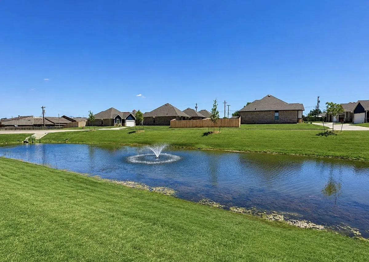 Building Photo - 8020 Labelle Dr