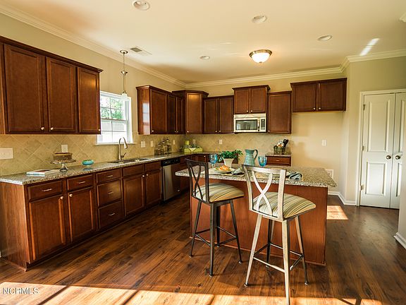 5th image of 219 Sequoia Drive
