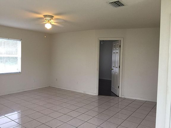 2nd image of 326 Sherborne Ln