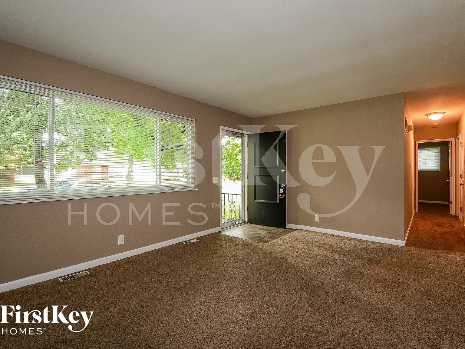 3 bed, 1.5 bath, 1025 sqft, $1,395 — Photo 3