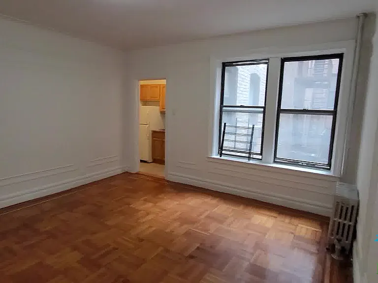 3175 Grand Concourse #J2 — Photo 1