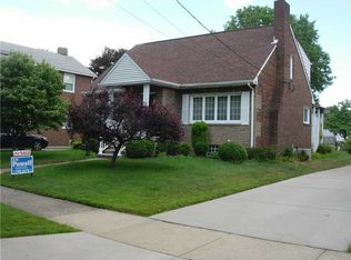 206 Wood St, Ellwood City, PA 16117