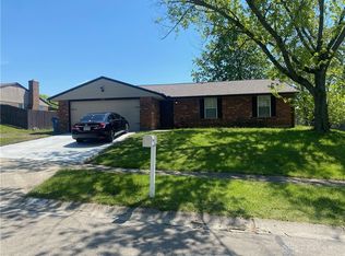 5030 Larchview Dr, Dayton, OH 45424