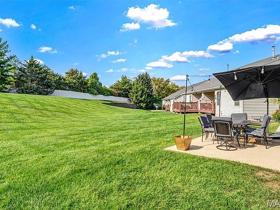 2nd image of 3724 Southern Manor Dr
