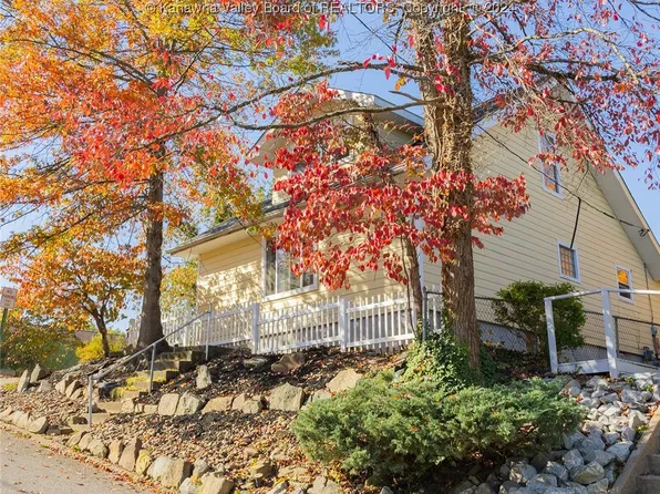 825 Hudson St, Saint Albans, WV 25177