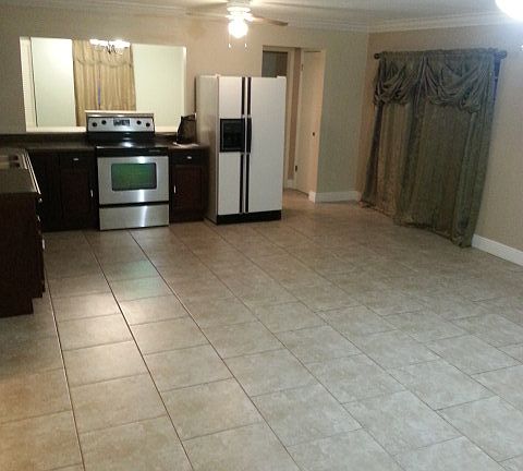 2nd image of 1395 Meadowbrook St
