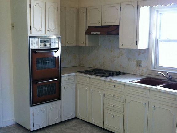 4th image of 65 W Fairview Ave