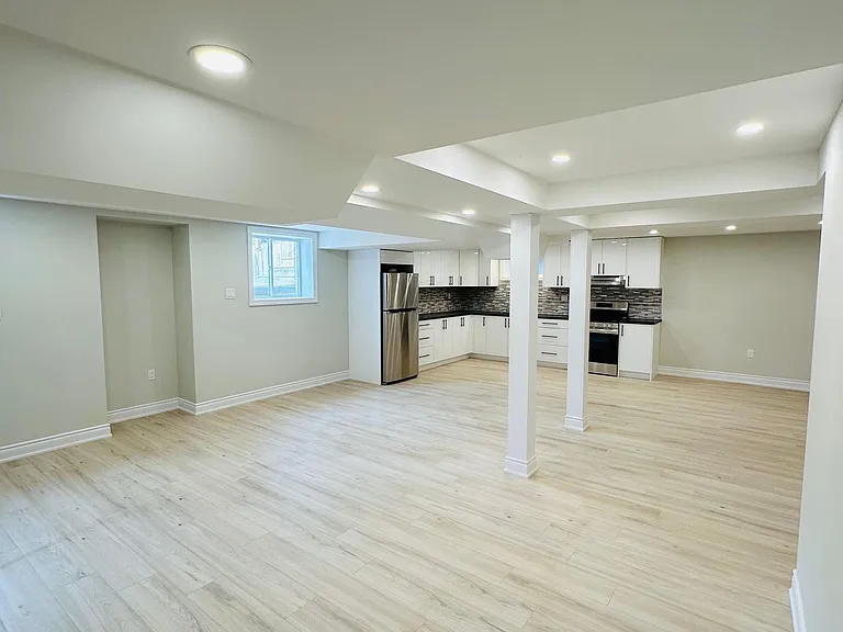 65 Majesty Blvd #BASEMENT — Photo 13