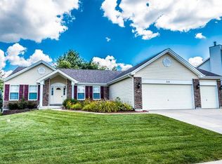 206 Charging Bear Dr, Wentzville, MO 63385