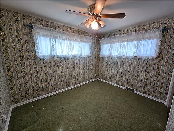 2nd image of 461 Park Dr