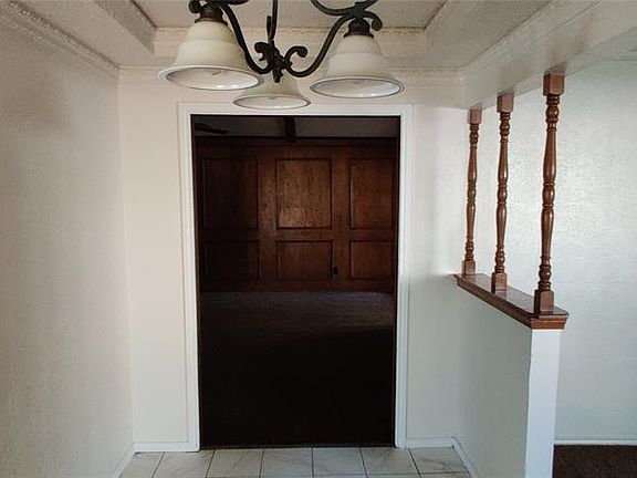 3rd image of 915 Cove Mdw