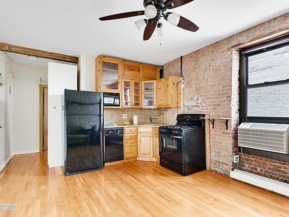 2nd image of 1417 31st Ave APT 3C