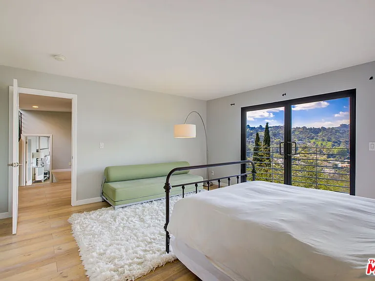 3223 Tareco Dr — Photo 34