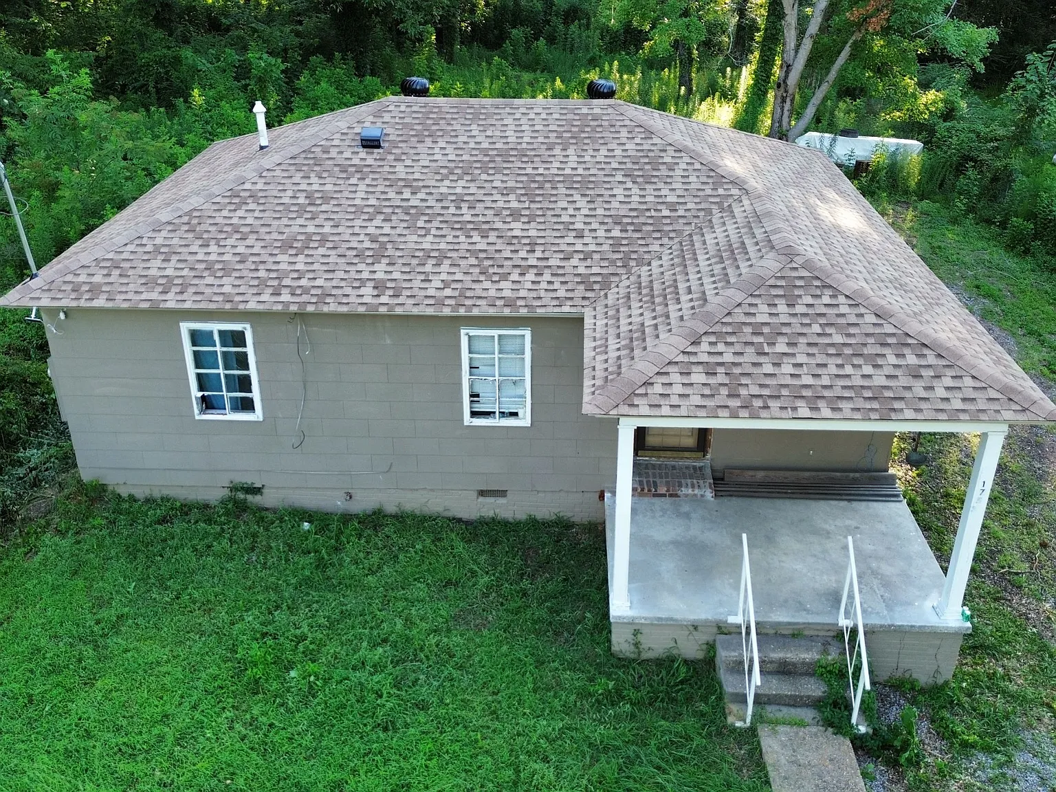 3 bed, 876 sqft, $695 — Photo 1