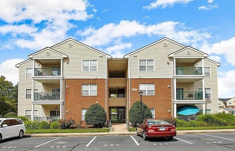 1st image of 9611 Links Way APT E
