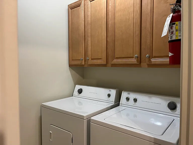 216 Lincoln Grn #B — Photo 15