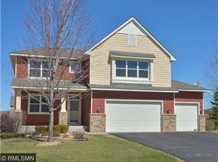 1825 Red Oak Rdg, Carver, MN 55315