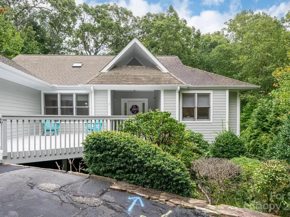 512 Candlewood Ln, Flat Rock, NC 28731