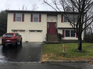 3 Rutgers Dr, Tinton Falls, NJ 07724