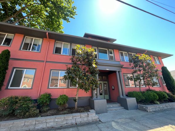 2500-2504 NE Hoyt St #38