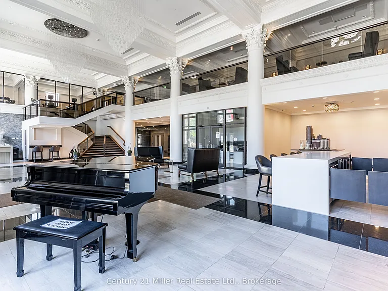 118 King St E #618 — Photo 18