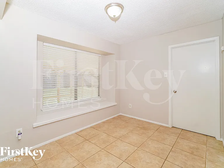 1702 Jay Schellman St — Photo 5