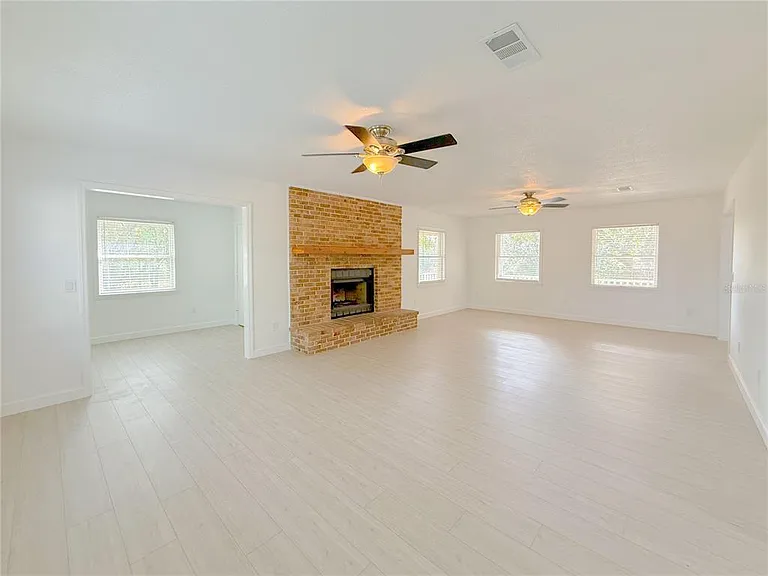 2827 Sanctuary Ln — Photo 25