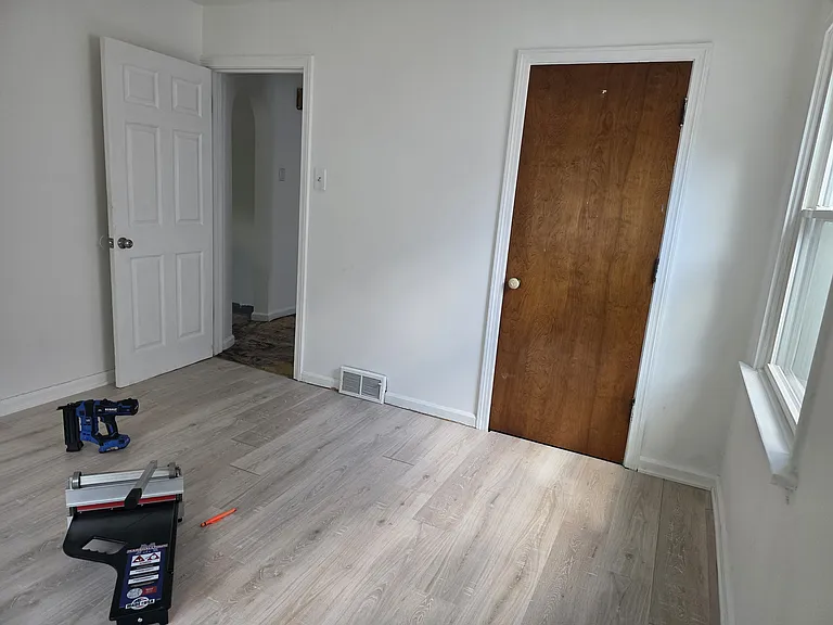 3496 Franklin St — Photo 3