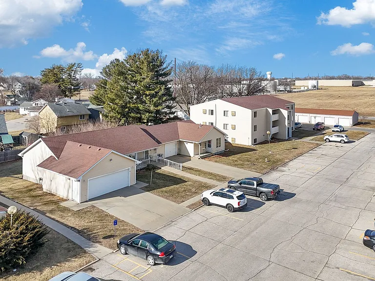 Find Your Perfect Fit at East Park Apartments! — Photo 22
