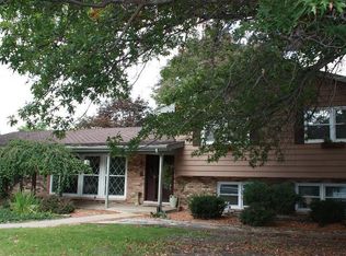 329 E Tratebas Rd, Chesterton, IN 46304