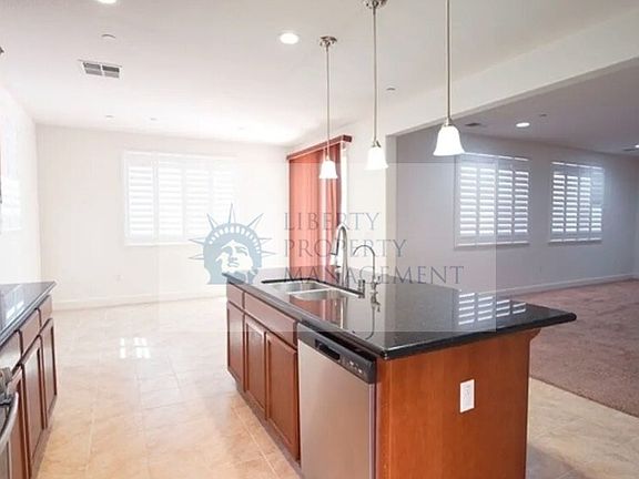 4th image of 2313 Bismark Ave