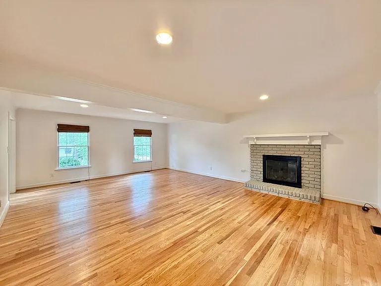 5017 Sandlewood Dr — Photo 8