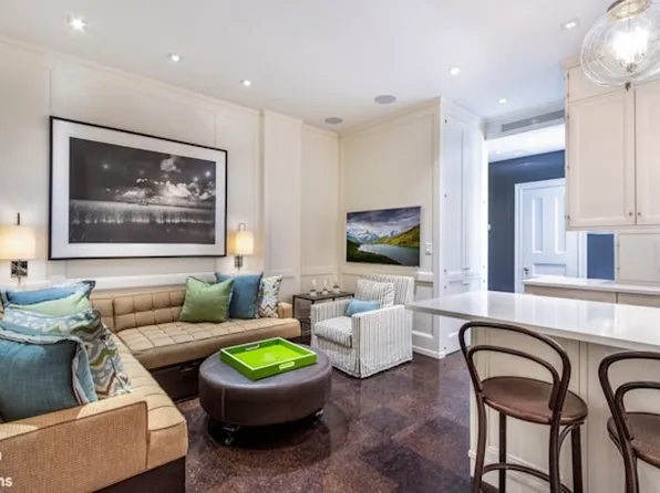 829 Park Avenue image 7 of 16