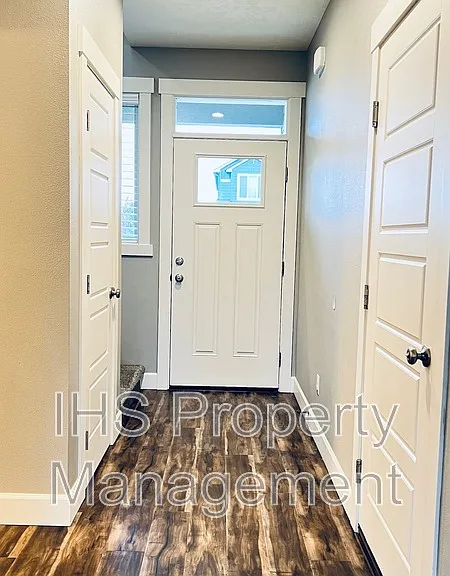 9801 Silverbright Dr — Photo 5