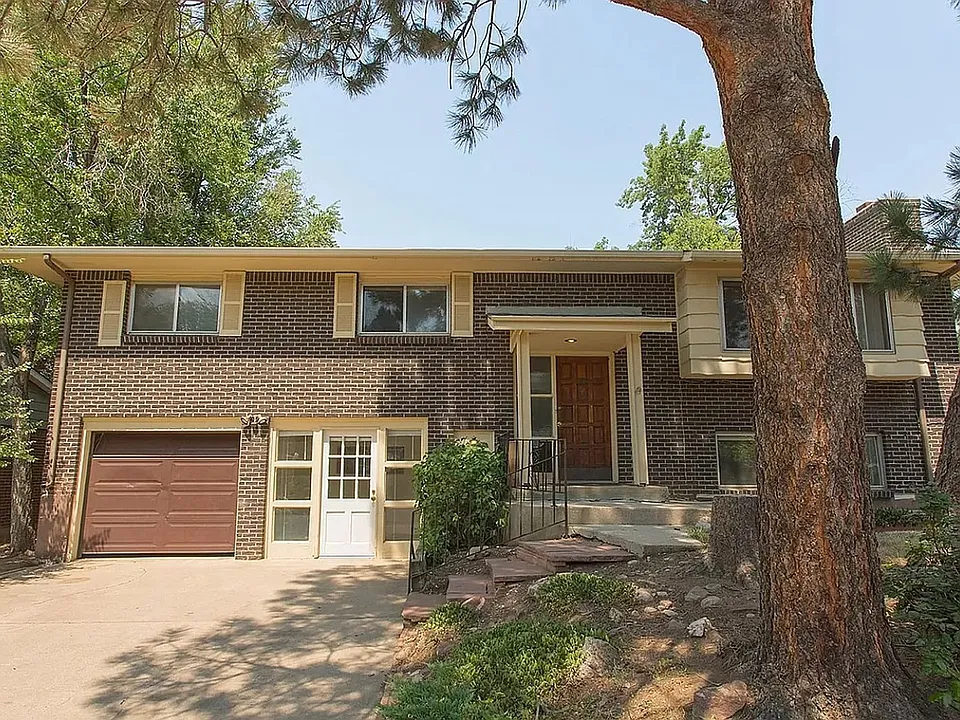 766 Mohawk Dr