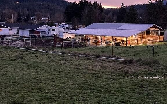 2nd image of 3990 Jerome Prairie Rd