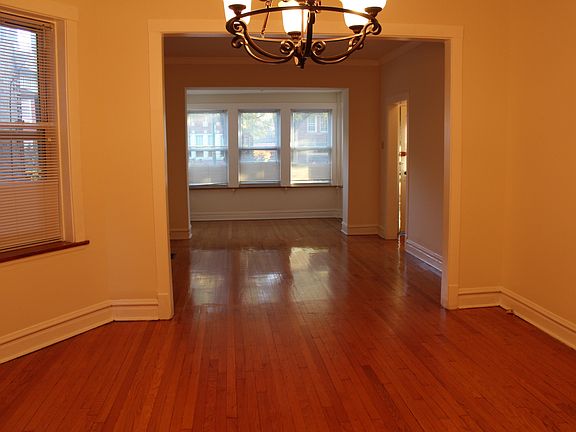 2nd image of 2530 W Gunnison St