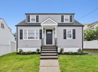 504 Victor St, Saddle Brook, NJ 07663