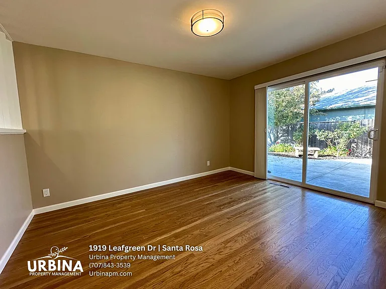 1919 Leafgreen Dr — Photo 10
