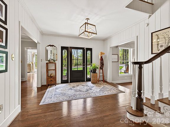 5th image of 605 Burrage Rd NE