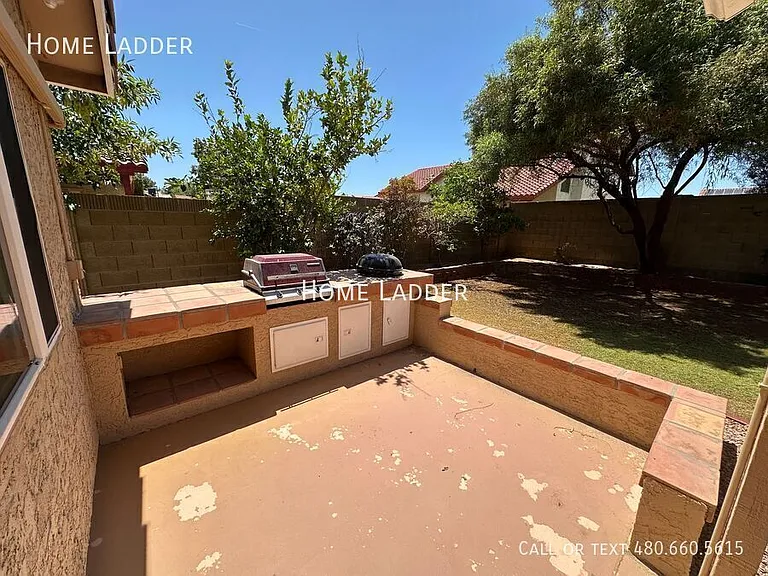13818 N 20th St — Photo 22