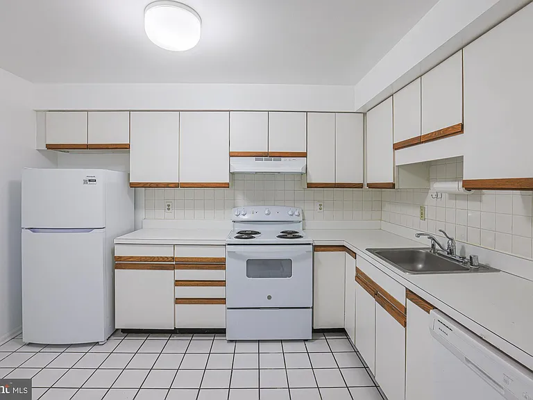 2903 Fallstaff Rd #501 — Photo 11