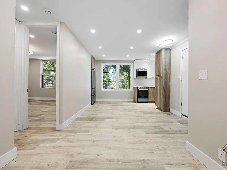 739 6th Ave #2B — Photo 5