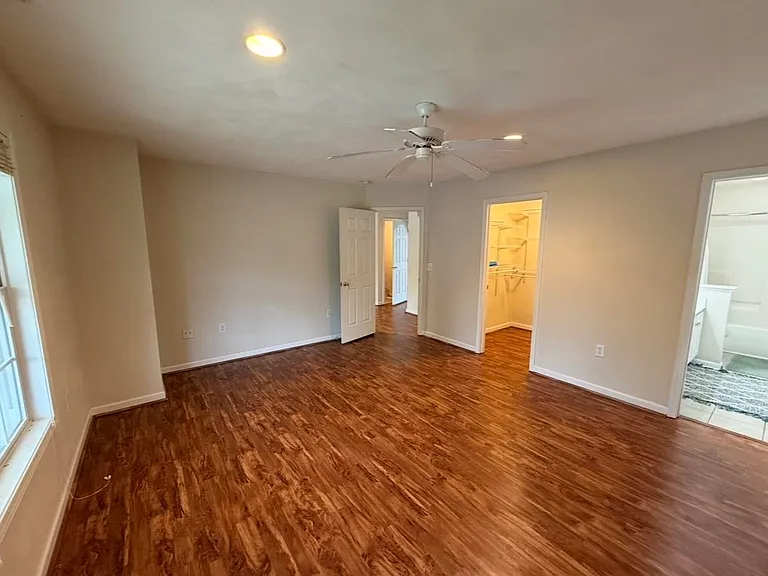1410 Ashford Ct — Photo 11