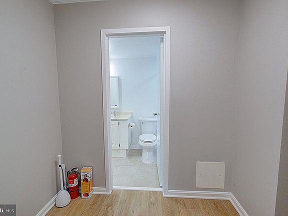 4th image of 5225 Pooks Hill Rd APT 1005S