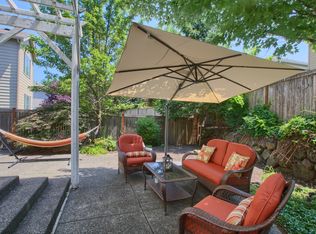 27210 SE 10th St, Sammamish, WA 98075